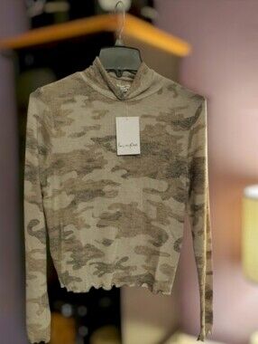 Love Fire - Juniors Long-Sleeve Army Fatigue Print Mock Neck Top